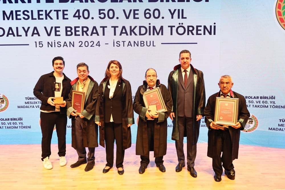 Meslekte 40, 50 ve 60 Yılını Dolduran Meslektaşlarımıza Plaket Verildi - 321