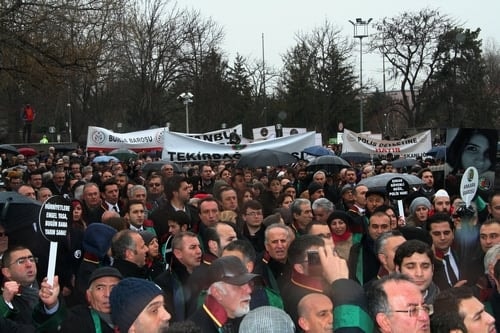 Polis Devleti Değil Hukuk Devleti

 - 32
