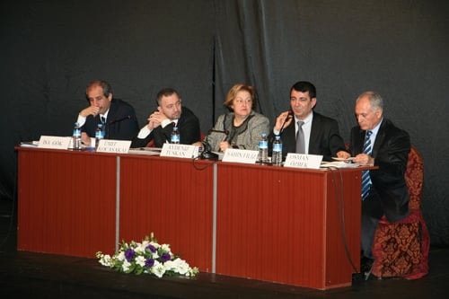 Devrim Yasalarının İçi Boşaltılıyor

 - 22