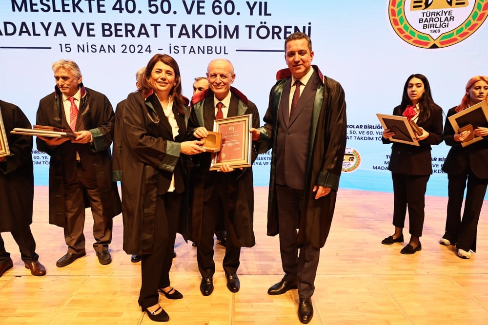 Meslekte 40, 50 ve 60 Yılını Dolduran Meslektaşlarımıza Plaket Verildi - 205