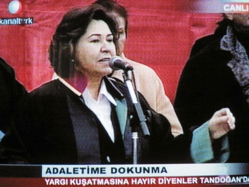 Yargıyı Siyasallaştırma Girişimine
Toplumsal Tepki  - 3