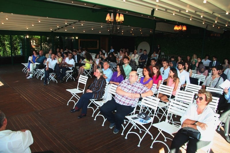 39. Dönem Hukuk İngilizcesi ve Terminoloji Derslerine Katılanlara Törenle Belgeleri Verildi - 8