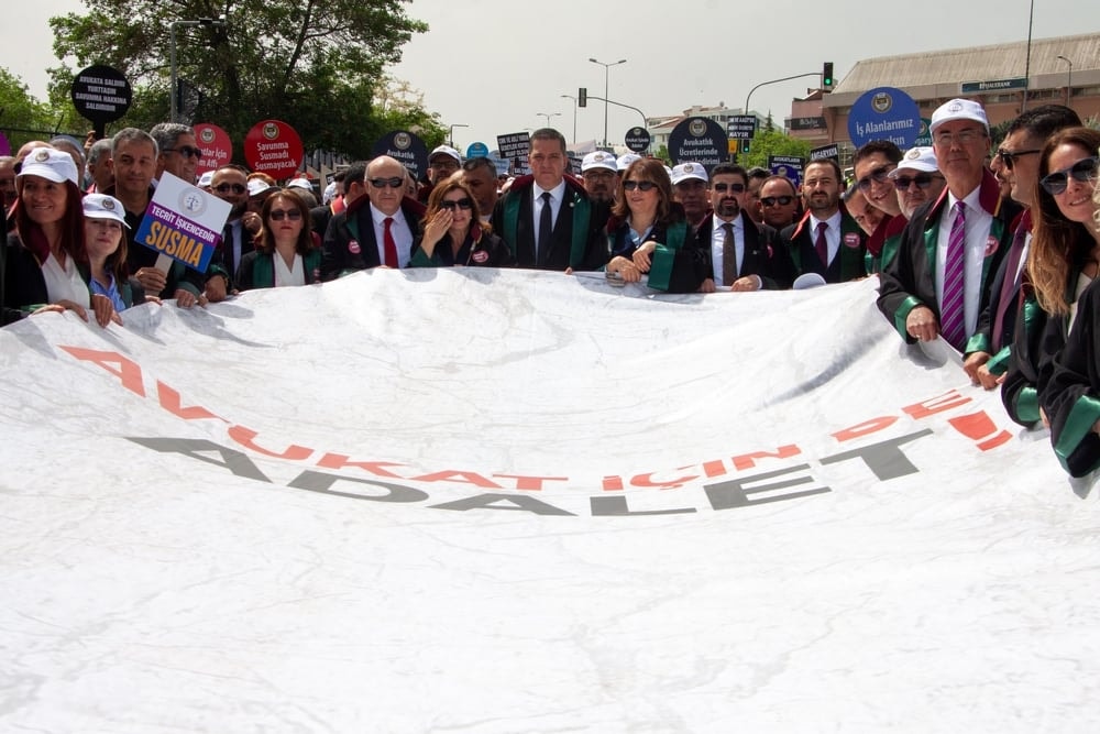 Binlerce Meslektaşımızla “Avukat İçin de Adalet” İçin Ankara’da Bir Araya Geldik - 13