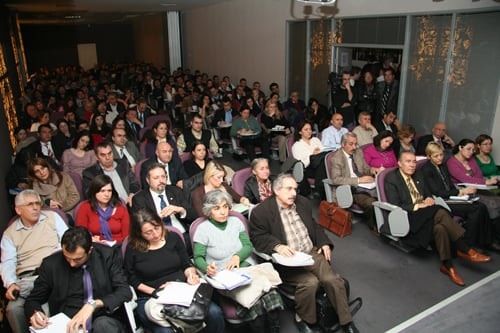 Uluslararası Ödeme Aracı Olan Çekin Ceza Yasası Kapsamına Alınması Eleştirildi

 - 24