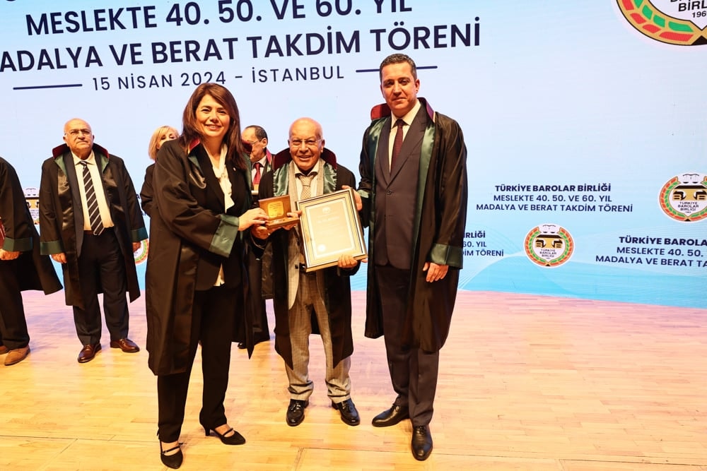 Meslekte 40, 50 ve 60 Yılını Dolduran Meslektaşlarımıza Plaket Verildi - 200