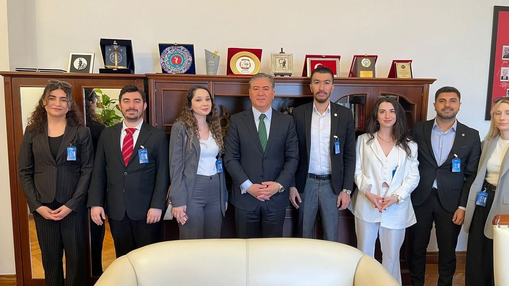 Genç Avukatlar Merkezimiz “Genç Avukatlara Yeni İş Alanları Yaratmayı Amaçlayan” Kanun Teklifini ve 9. Yargı Paketinde Adli Yardıma İlişkin Düzenlemeyi TBMM’de Grubu Bulunan Partilerle Görüştü - 10