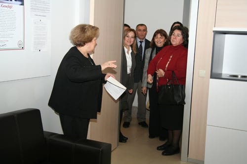 Çağlayan Adliyesinde Kadın Hakları Şiddeti Önleme Bürosu Hizmete Girdi

 - 4