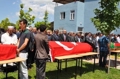 İstanbul Barosu Başkan Ve Yönetim Kurulu Üyeleri, Acıyı Paylaşmak, İncelemelerde Bulunmak İçin Soma’Daydı

 - 60