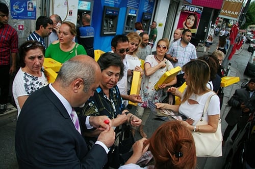 Kampanyada Toplanan Bir Milyonu Aşkın İmza 
Tbmm Başkanlığına Gönderildi - 3