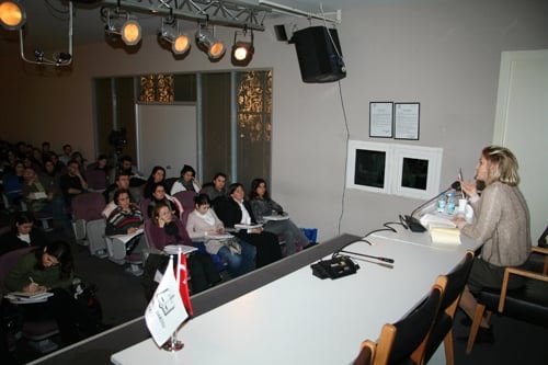 Kadın Hakları Ve Aile İçi Şiddet Semineri Devam Ediyor
 - 16