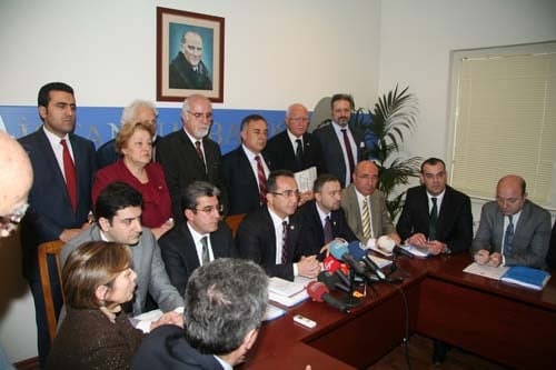 Milletvekillerinden Baroya Destek

 - 5