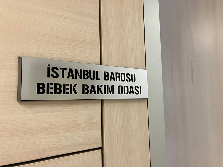 Adliyelerde Yeni Düzenlenen e-Duruşma ve Bebek Bakım Odalarını Meslektaşlarımızın Kullanımına Sunduk - 2