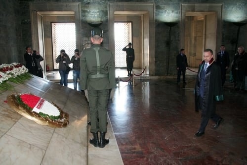 İstanbul Barosu Heyeti Anıtkabir’De Ata’Nın Huzurunda

 - 31