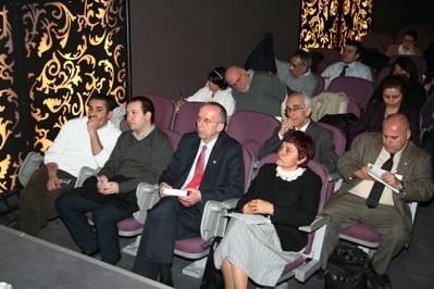 Endüstriyel Gıdalarla Sağlıklı Beslenme Şansı Yok
 - 2