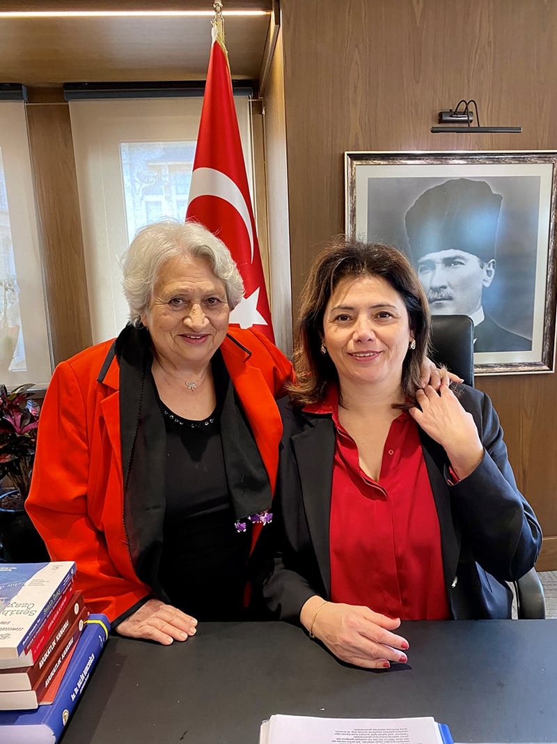 Av. Berra Besler Baro Başkanımız Av. Filiz Saraç’ı Ziyaret Etti - 2