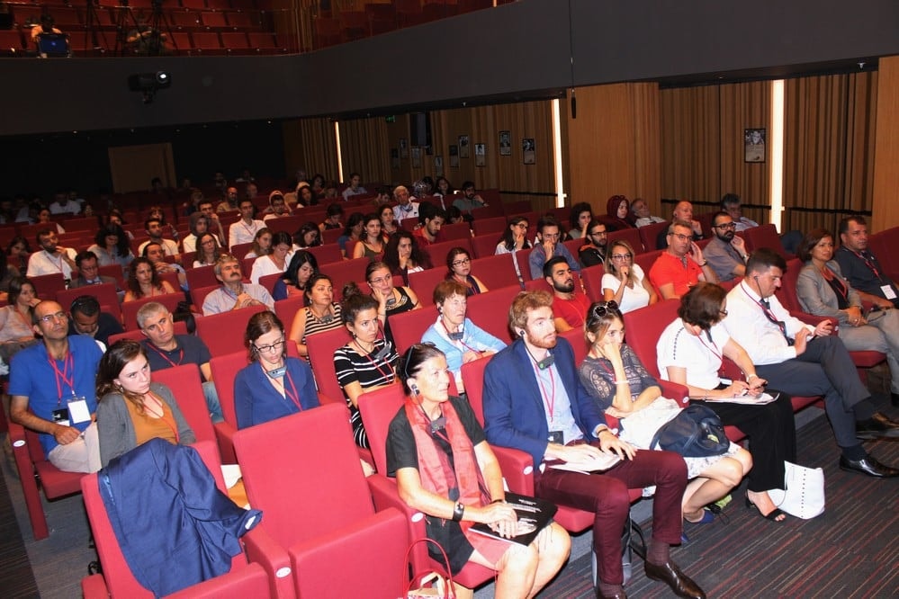 Uluslararası Konferans: ‘Ayın Karanlık Yüzü’ - 143