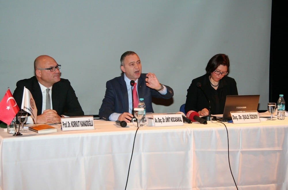 Hukuksal Gerçeklikler Bağlamında Anayasa Değişikliği - 38