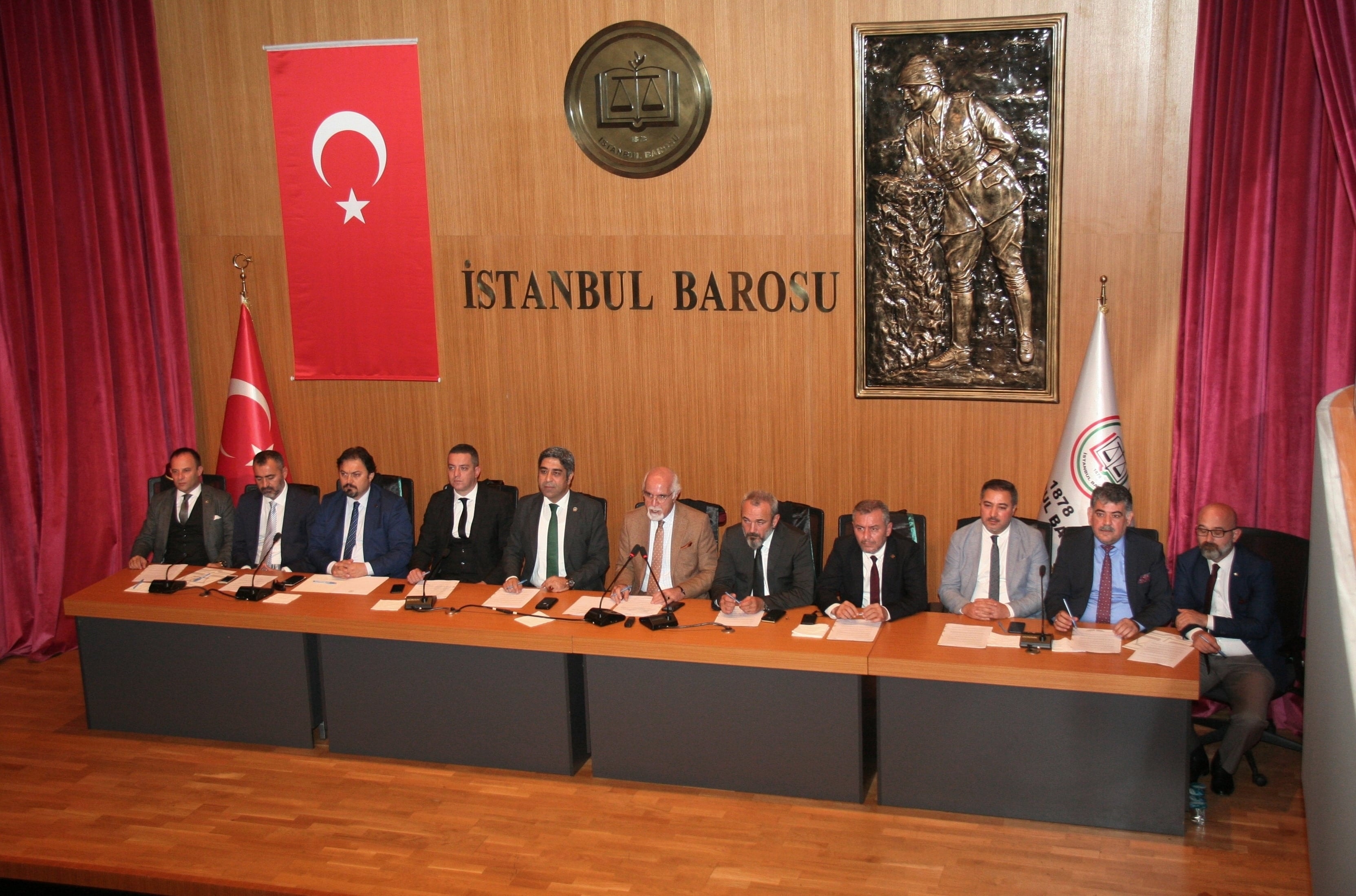 Ya Kanunu Derhal Uygulayın Ya Da İstifa Edin! - 3