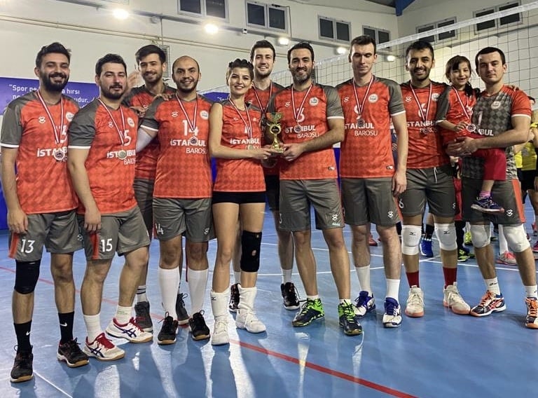 İstanbul Barosu Erkek Voleybol Takımından Bir Kupa Daha