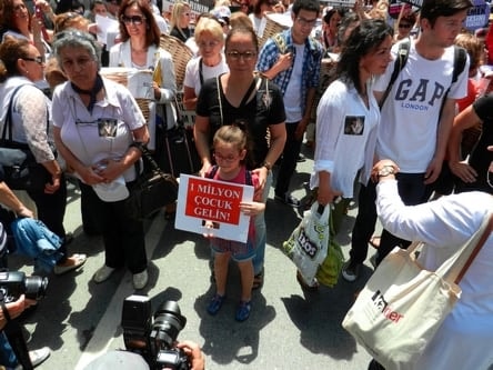 Devrim Yasamız Medeni Kanuna Sahip Çıkıyoruz Yürüyüşü - 22