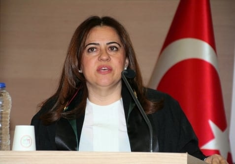 Avukatlık Stajı Mesleğin Önemine Uygun Olmaktan Uzaktır
 - 16