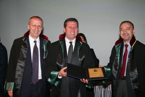 Mesleklerinde 25, 30, 35 Yılını Dolduran Toplam 693 Meslektaşımıza Plaket Verildi
 - 26