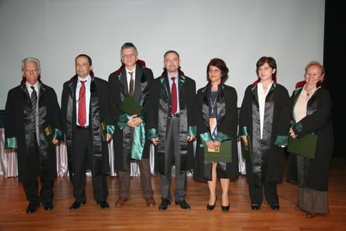 Mesleklerinde 25, 30, 35 Yılını Dolduran Toplam 693 Meslektaşımıza Plaket Verildi
 - 95