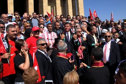 Yeni Adli Yıl Görkemli Bir Alternatif Açılış Töreniyle Başladı
 - 98