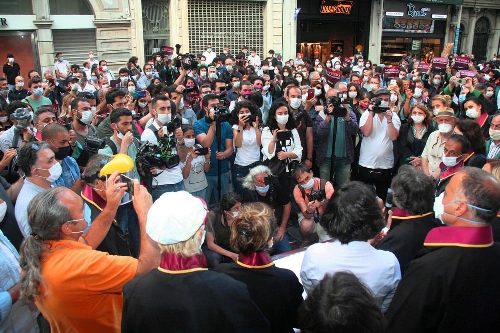İstanbul Barosu Bütün Gruplarıyla Bir Bütündür - 1