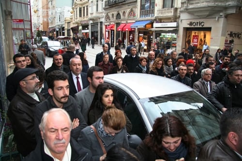 Avukata Yönelik Baskı Vatandaşa Yapılmış Sayılır

 - 68