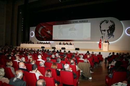 Ümit Kocasakal İstanbul Barosu Başkanlığına Yeniden Seçildi 

 - 158