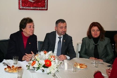 Mahmut Esat Bozkurt Hukuk Ödülü Prof. Dr. Aysel Çelikel’E Verildi
 - 10