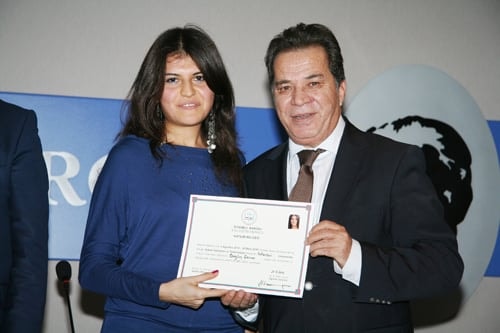 20. Dönem Hukuk İngilizcesi Ve Terminolojisi 
Derslerini Tamamlayanlara 
Katılım Belgeleri Verildi
 - 27