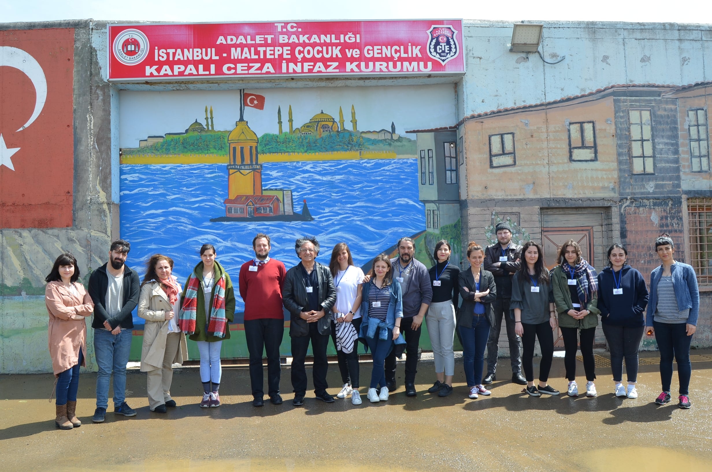 Çocuklar Hayallerini Tuvallere Döktüler - 1