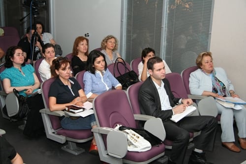 Kadın Hakları Merkezi Eğitim Semineri Yapıldı
 - 3