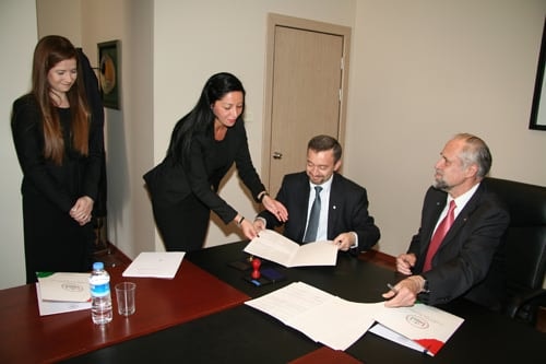 İstanbul Ve Frankfurt Baroları Arasında İşbirliği Sözleşmesi İmzalandı

 - 10