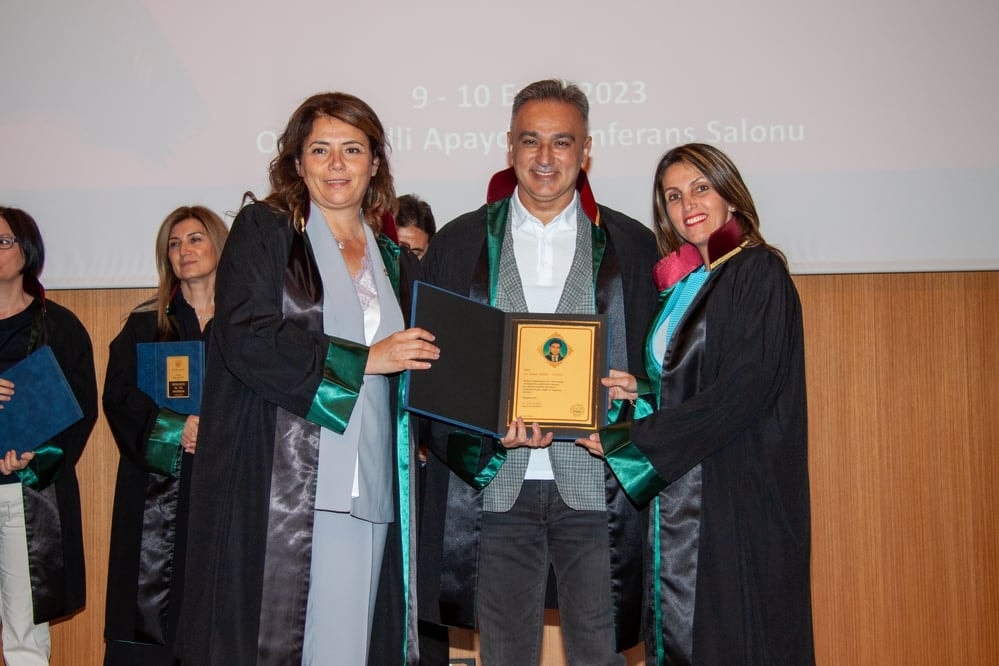 Meslekte 25, 30 ve 35 Yılını Dolduran Meslektaşlarımıza Plaket Verildi - 119