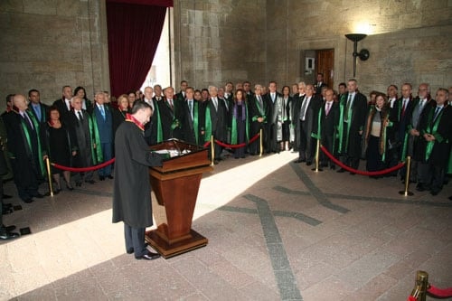 İstanbul Barosu Heyeti Anıtkabir’De Ata’Nın Huzurunda

 - 11
