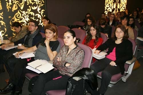 Kadın Hakları Ve Aile İçi Şiddet Semineri Devam Ediyor

 - 25