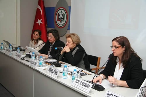 Kadına Şiddet Durmak Bilmiyor

 - 30