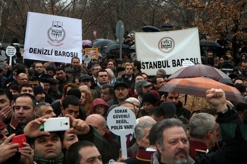 Polis Devleti Değil Hukuk Devleti

 - 90