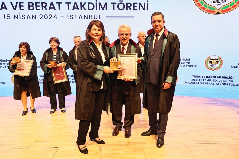 Meslekte 40, 50 ve 60 Yılını Dolduran Meslektaşlarımıza Plaket Verildi - 278