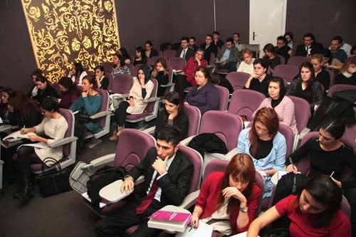 Kadın Hakları Ve Aile İçi Şiddet Semineri Devam Ediyor

 - 16