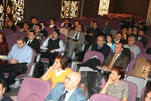 Prof. Dr. Av. Erdener Yurtcan:
“Ceza Avukatı Özgürlük Mücadelesi Verir” - 19