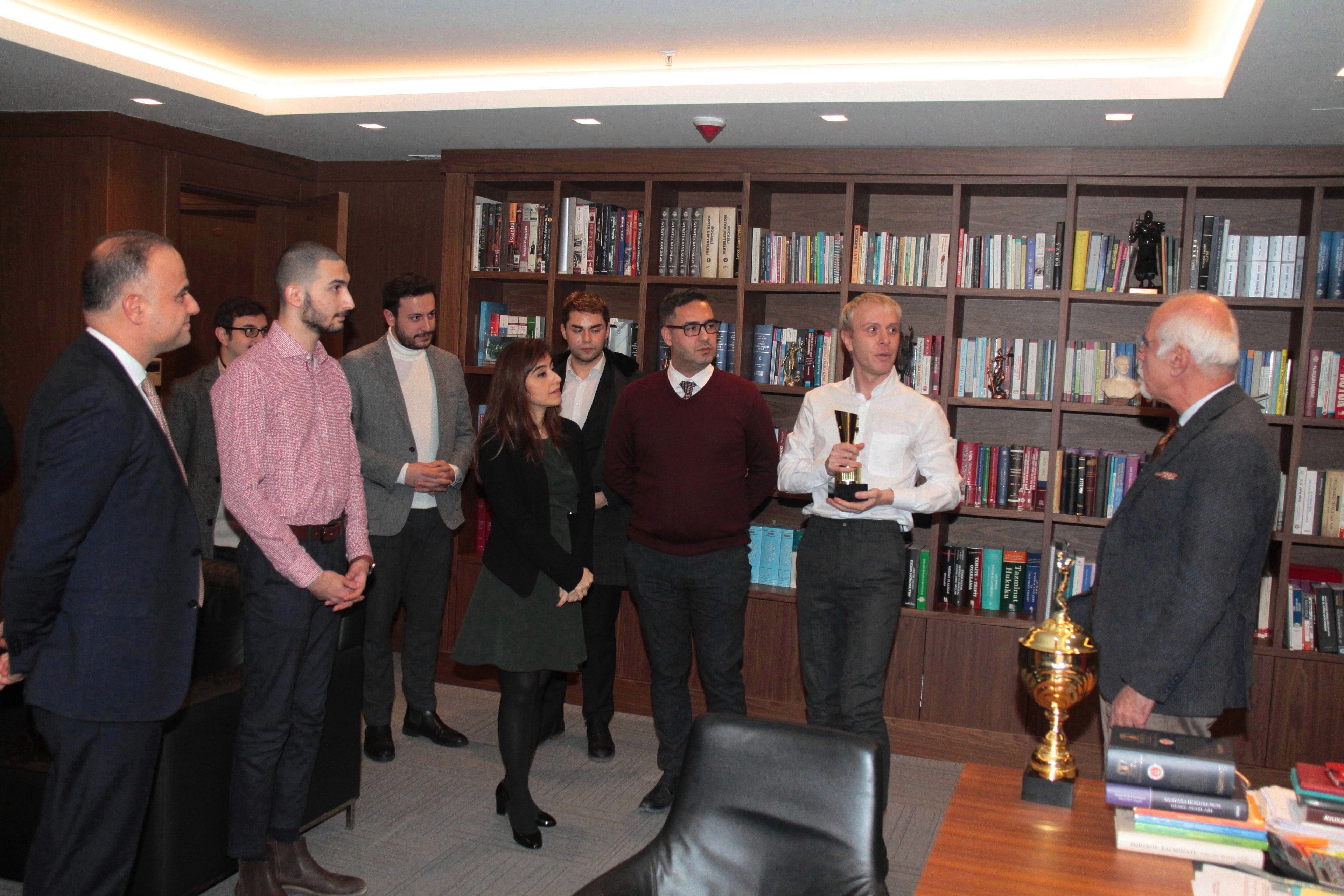 İstanbul Barosu Turkuaz Erkek Voleybol Takımımız Şampiyon - 6