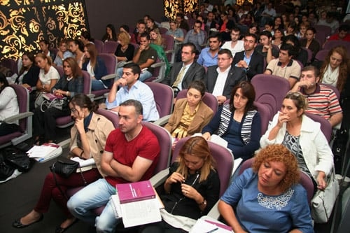 Kadın Hakları Ve Aile İçi Şiddet Konulu Sertifika Programı Devam Ediyor

 - 30