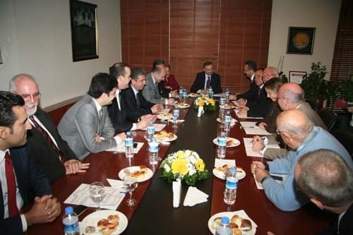 Milletvekillerinden Baroya Destek

 - 28