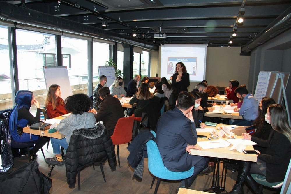 Genç Avukatlara Menti Eğitimi Verildi