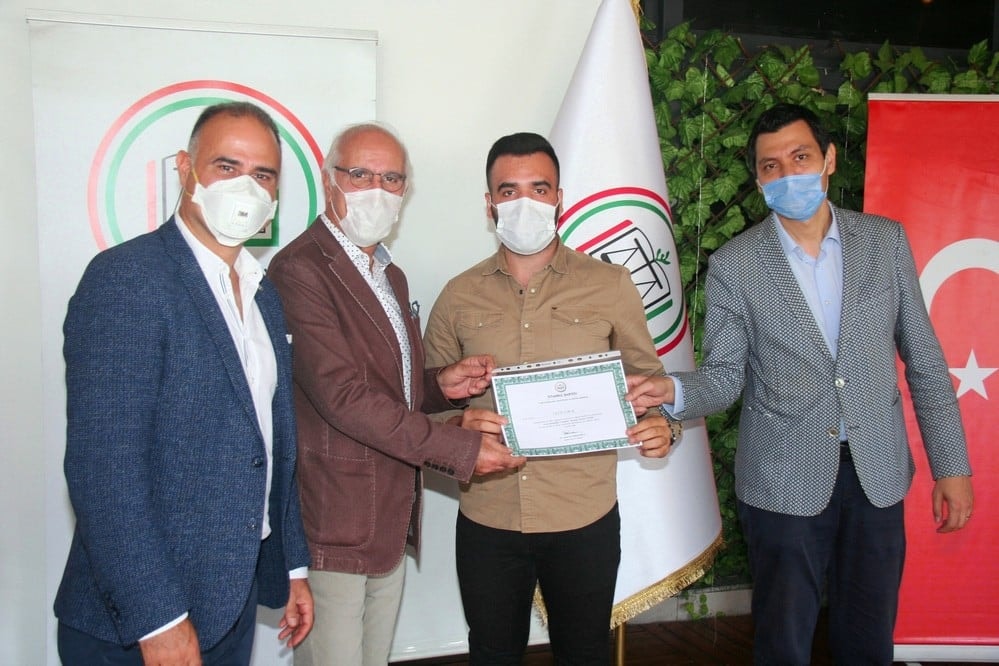 CMK ve Spor Hukuku Eğitimin Tamamlayanlara Sertifika Verildi - 29