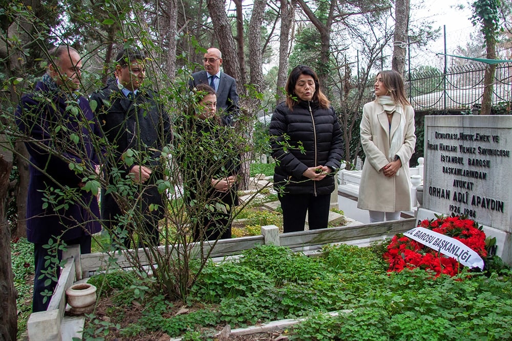 Baromuzun Unutulmaz Başkanlarından Av. Orhan Adli Apaydın’ı Kabri Başında Andık - 2
